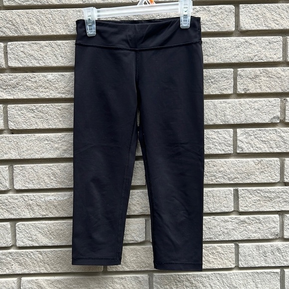 Ivivva Black Cropped Leggings Sz 10 - Picture 1 of 8